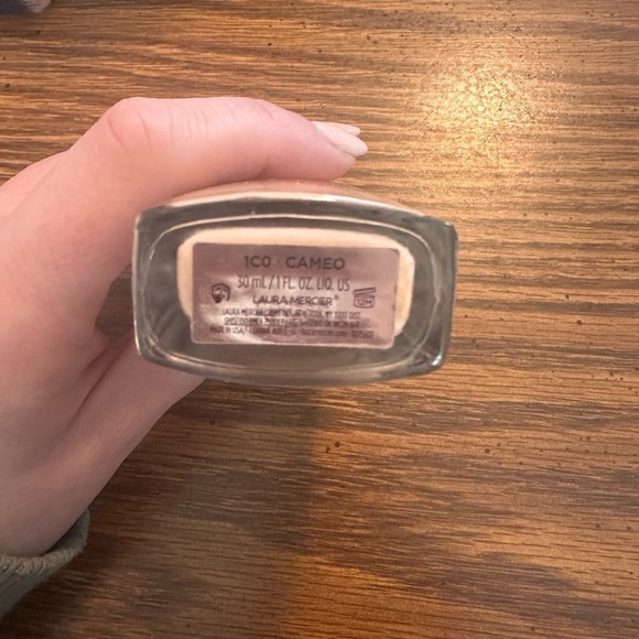 Laura Mercier Flawless Lumière Radiance-Perfecting Foundation - Picture 3 of 3